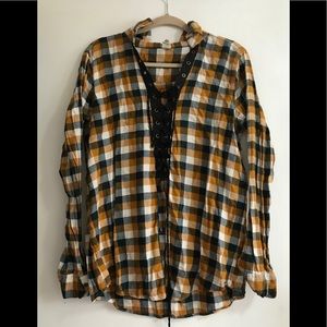Gimmicks Lace Up Flannel Size Large (From Buckle)